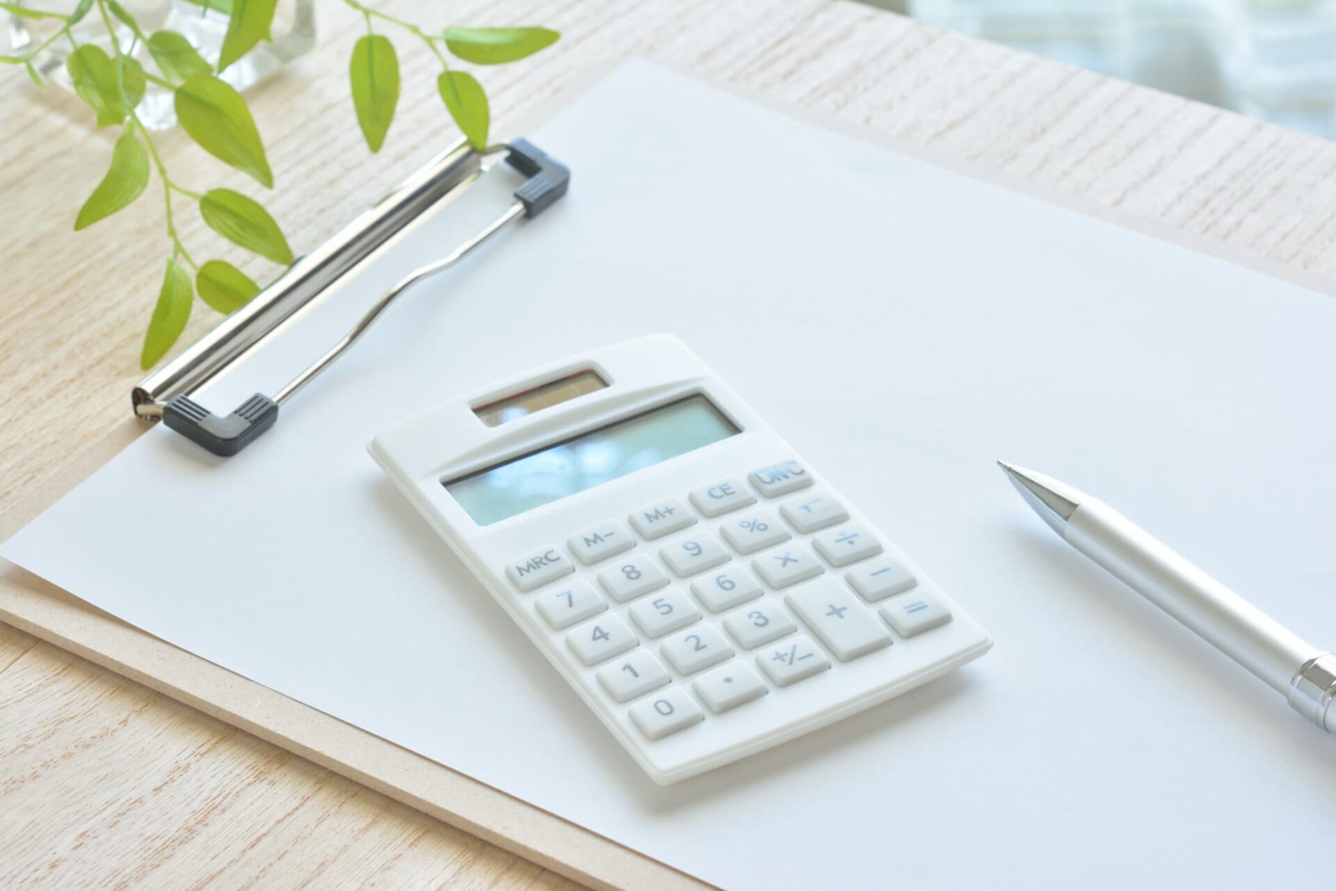 自費診療の入れ歯にかかる費用のイメージ