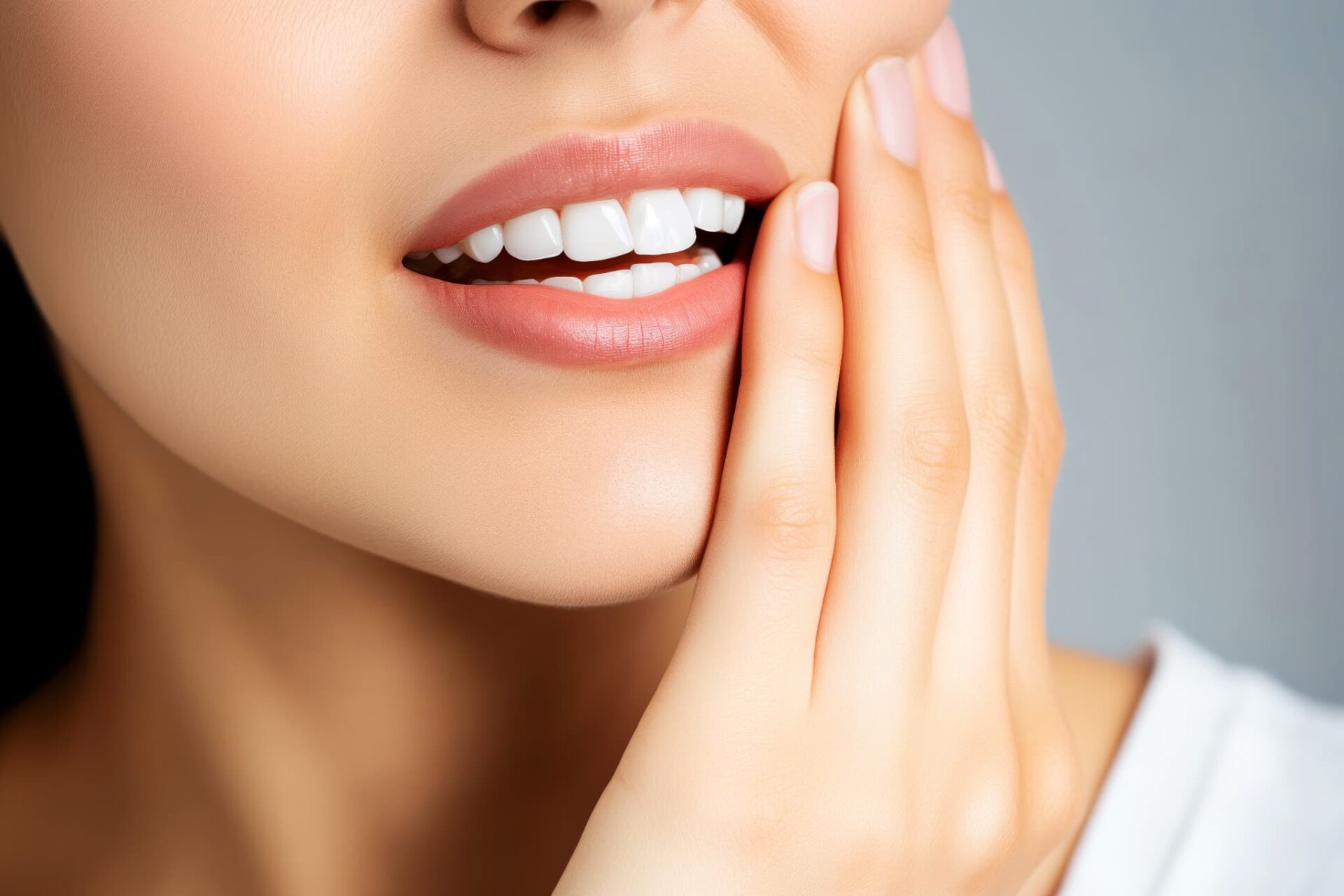 歯石除去は痛いのか不安になる女性