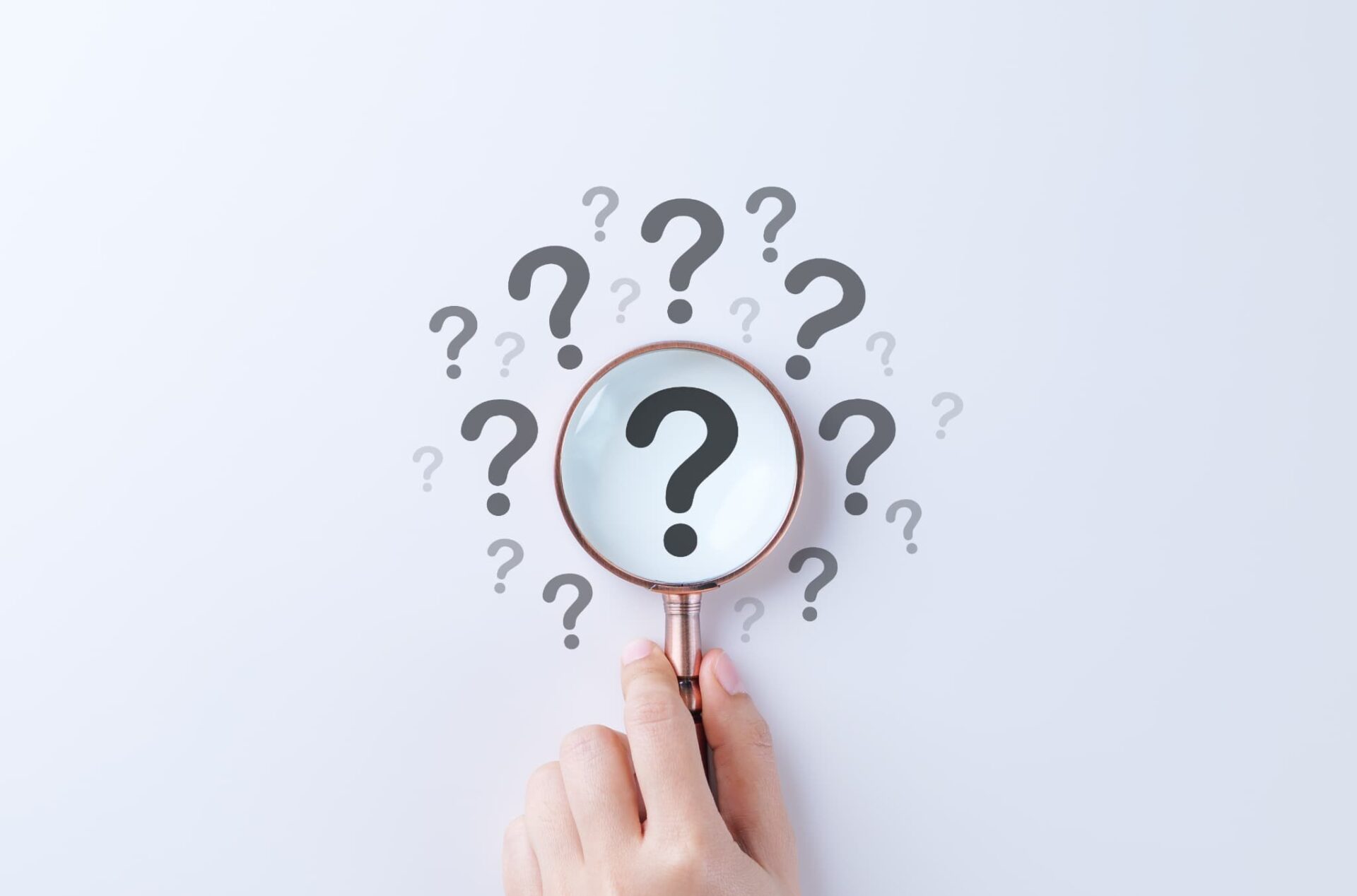 奥歯が虫歯になりやすい理由を考えるイメージ