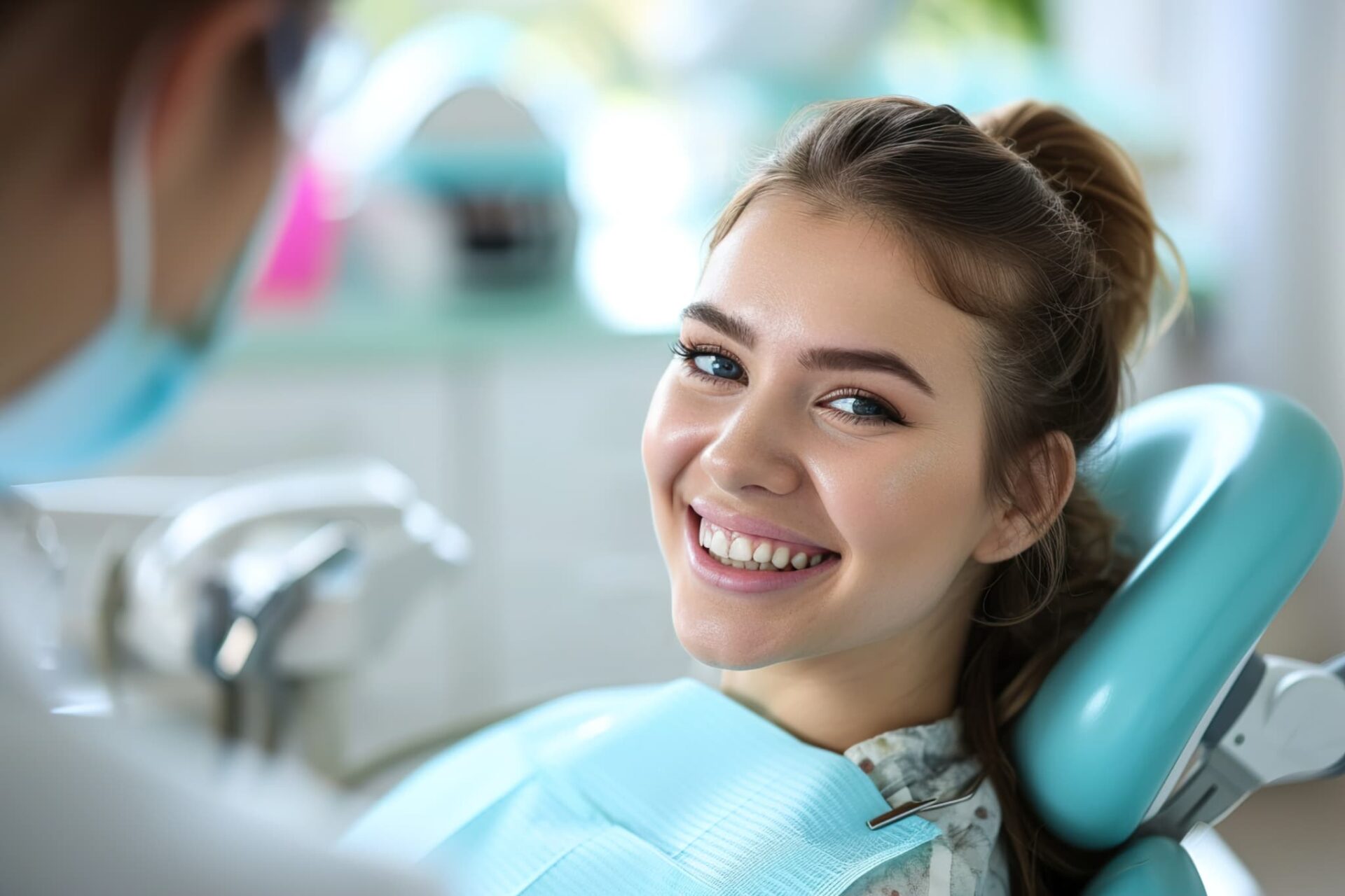 PMTC受ける笑顔の女性