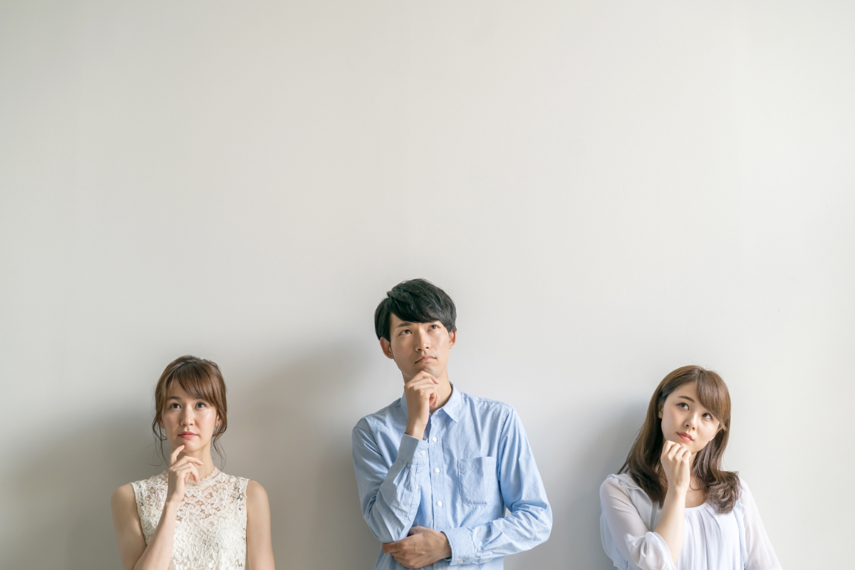 根管治療とは何かを考えている男女